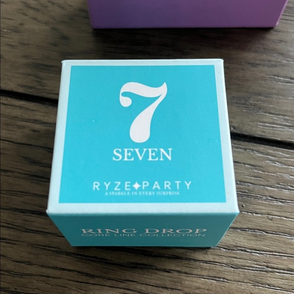 Golden Riot Ring - Picture 3 of 3